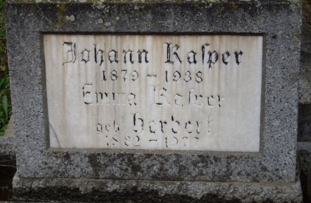 Kasper Johann 1879-1938 Herbert Emma 1882-1977 Grabstein